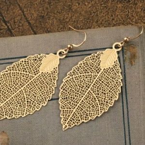 NEW! GOLD LEAF EARRINGS
